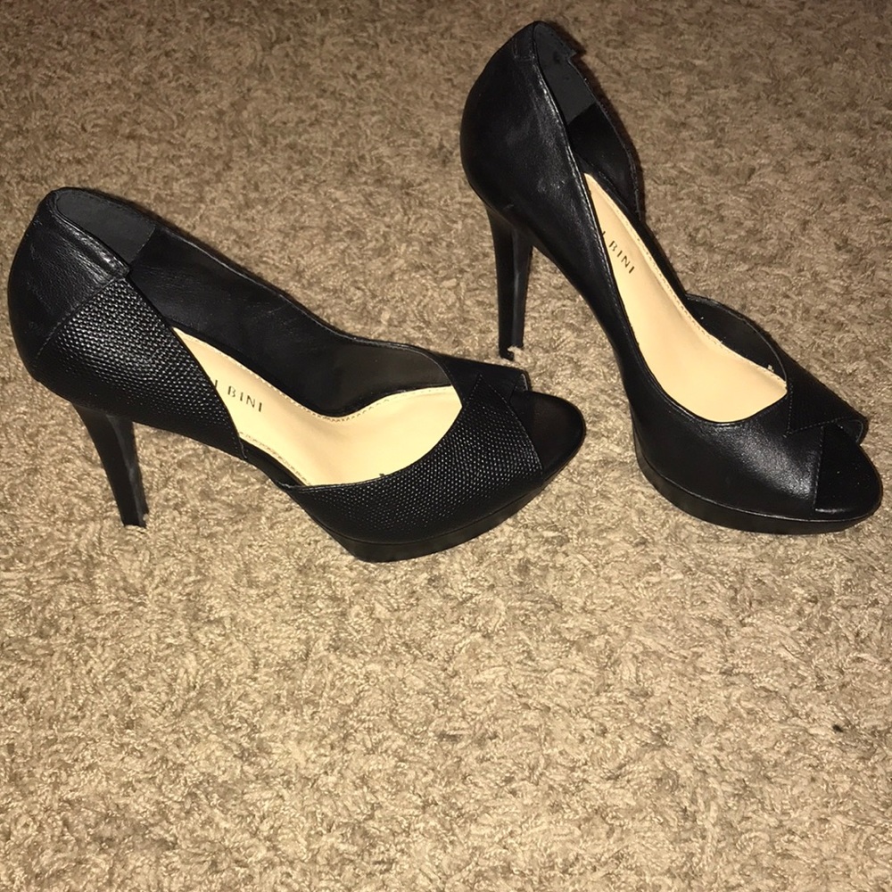 7.5 Gianni Bini heels